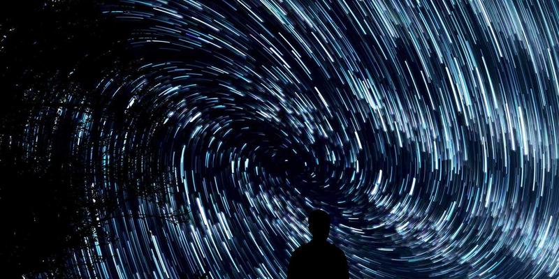 新手爸妈必看！新生儿奶瓶选购终极指南：材质、容量与防胀气功能全解析